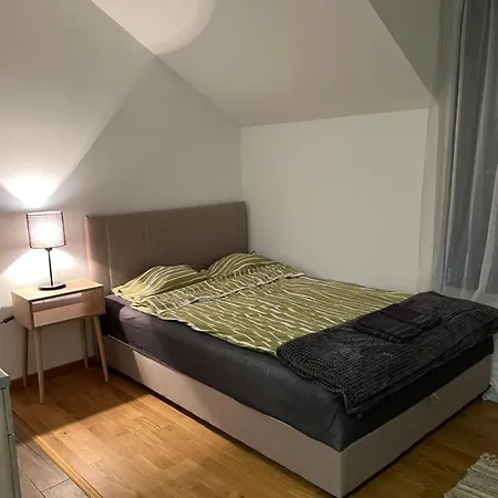 Golden Lux Green Apartment